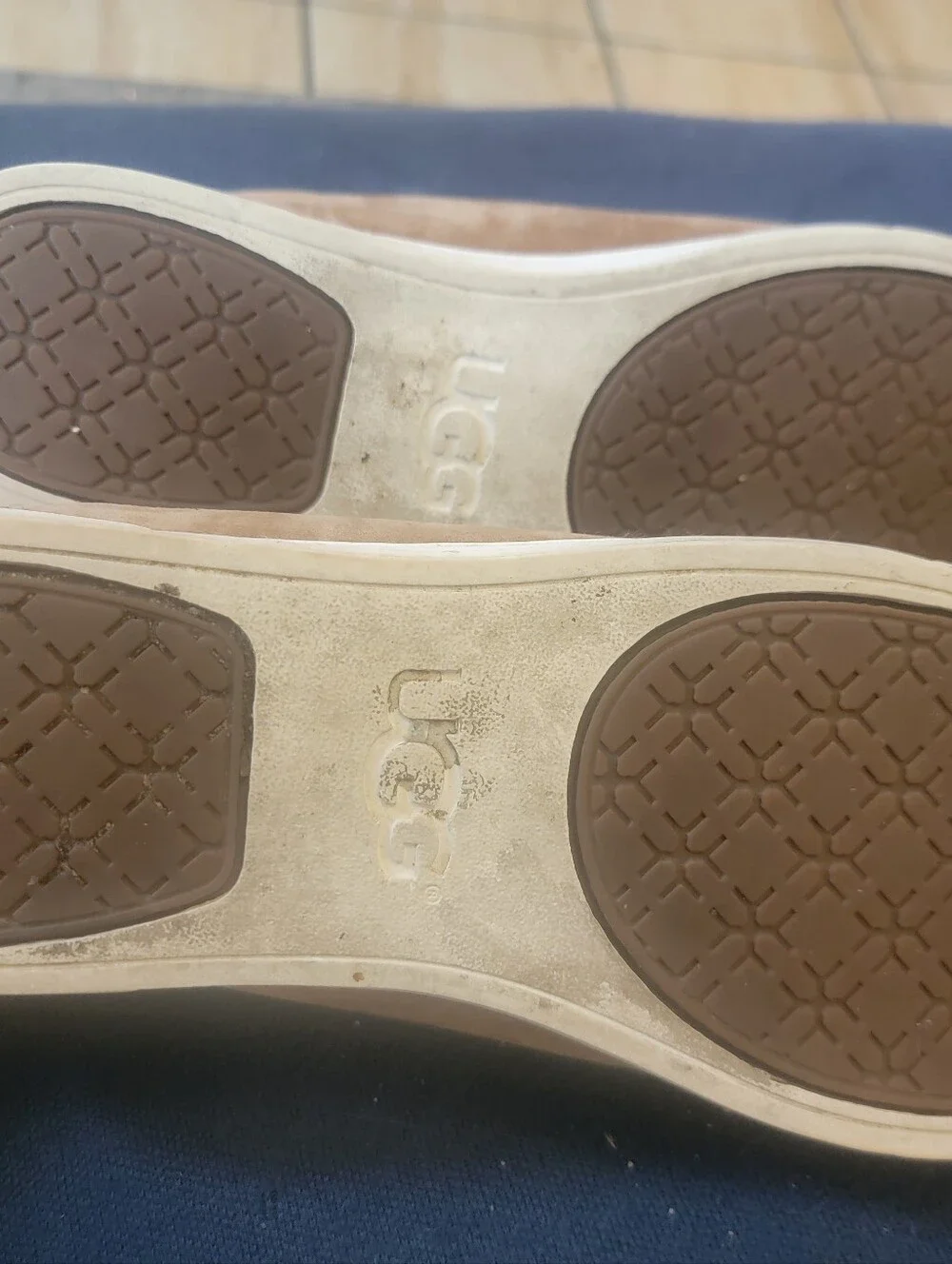 UGG casual low